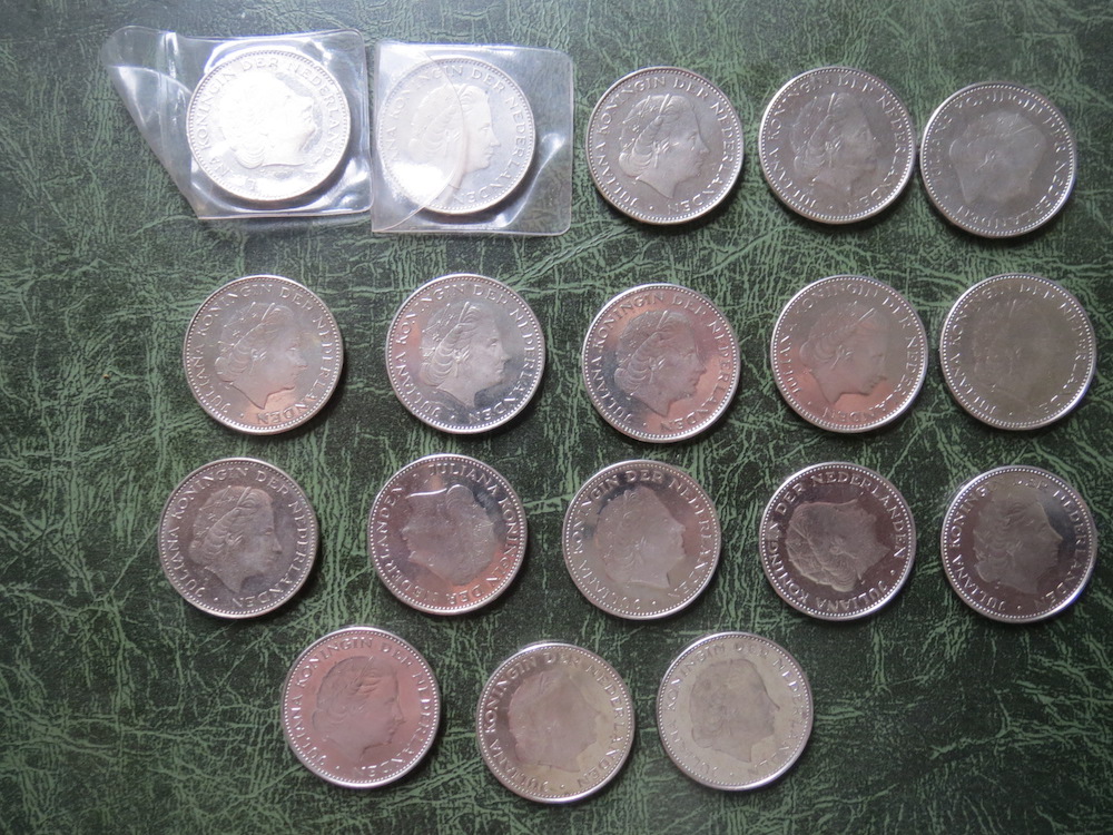 Netherlands, 2.5 guilders, silver, commemorating 1579, “Unie van Utrecht,” 1969 (C-NLD-250-03)
